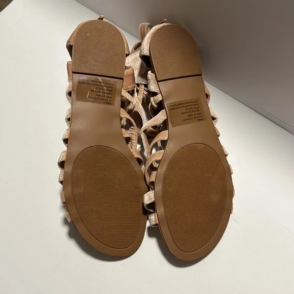 NWOT blush pink velvet sandal with ankle tie straps and zipper backs - Picture 4 of 4